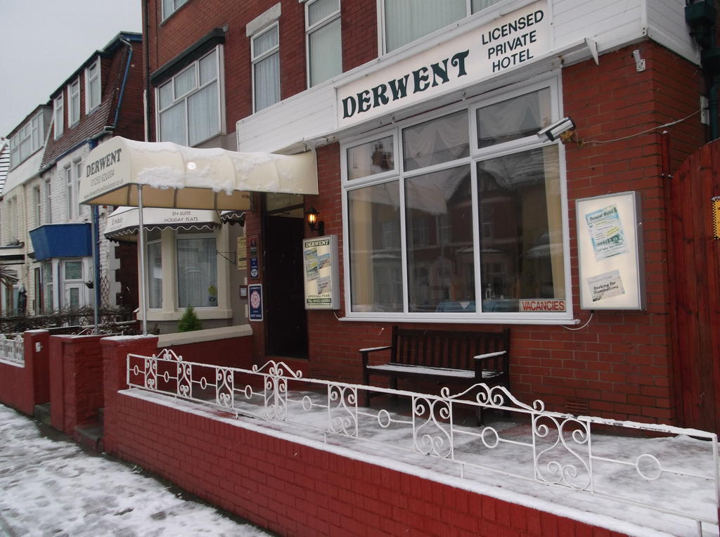 Derwent Bed & Breakfast - Blackpool — Photos 1
